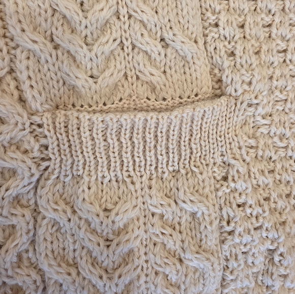 Carraigdonn Cardigan - Picture 6 of 11